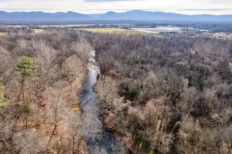 8086 Craun Drive Grottoes VA 24441