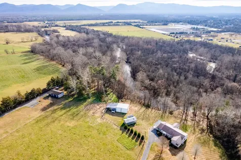 8086 Craun Drive Grottoes VA 24441