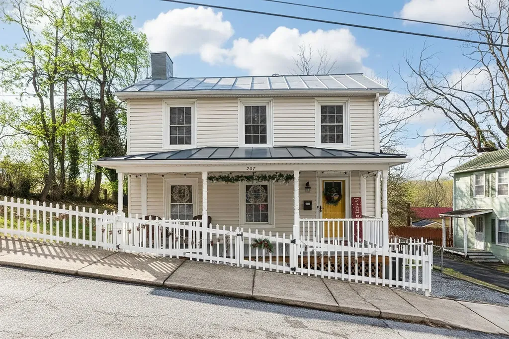207 Reservoir Street Staunton VA 24401