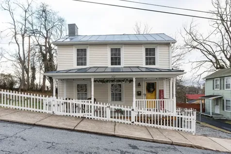 207 Reservoir Street Staunton VA 24401