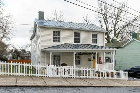 207 Reservoir Street Staunton VA 24401