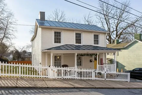 207 Reservoir Street Staunton VA 24401