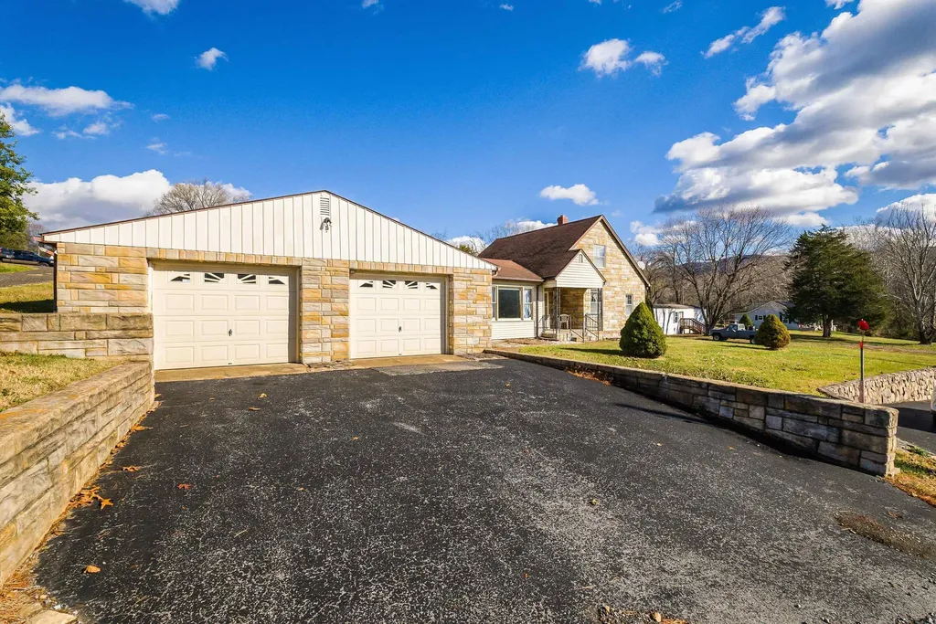 18753 Mount Pleasant Road Elkton VA 22827