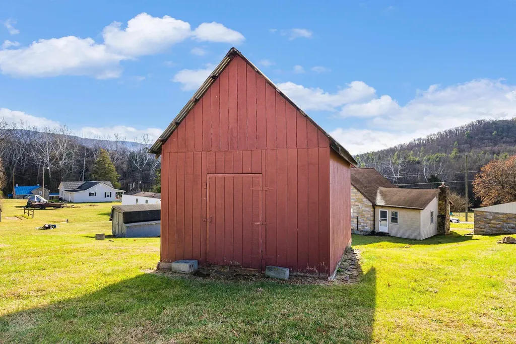 18753 Mount Pleasant Road Elkton VA 22827