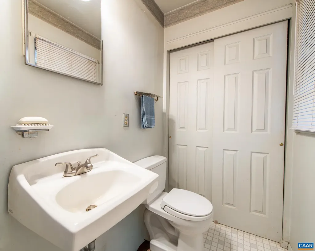 1211 Holmes Avenue Charlottesville VA 22901