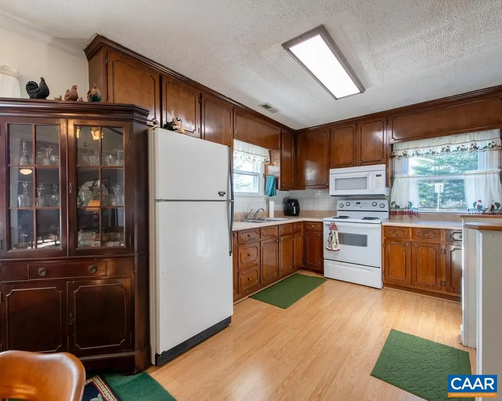 3483 West River Road Scottsville VA 24590