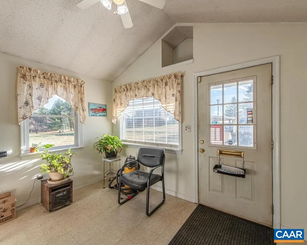 3483 West River Road Scottsville VA 24590