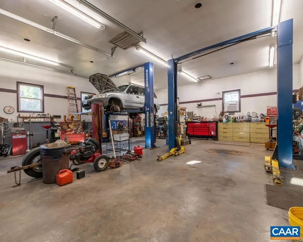 3483 West River Road Scottsville VA 24590