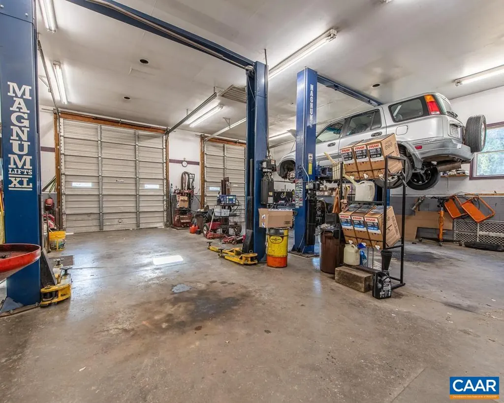 3483 West River Road Scottsville VA 24590