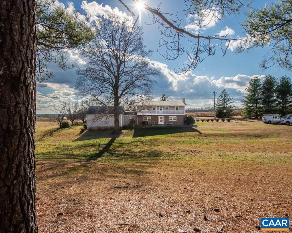 3483 West River Road Scottsville VA 24590