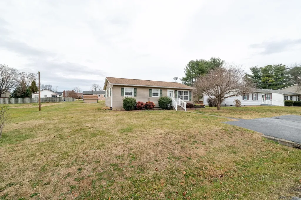 322 Summit Avenue W Elkton VA 22827