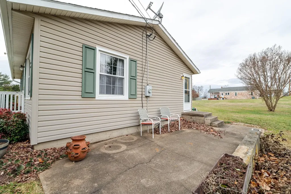 322 Summit Avenue W Elkton VA 22827