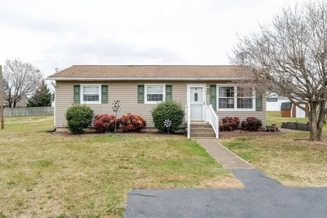 322 Summit Avenue W Elkton VA 22827