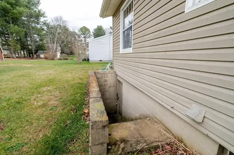 322 Summit Avenue W Elkton VA 22827