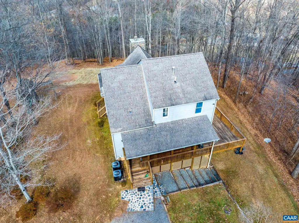 330 Eades Lane Lovingston VA 22949