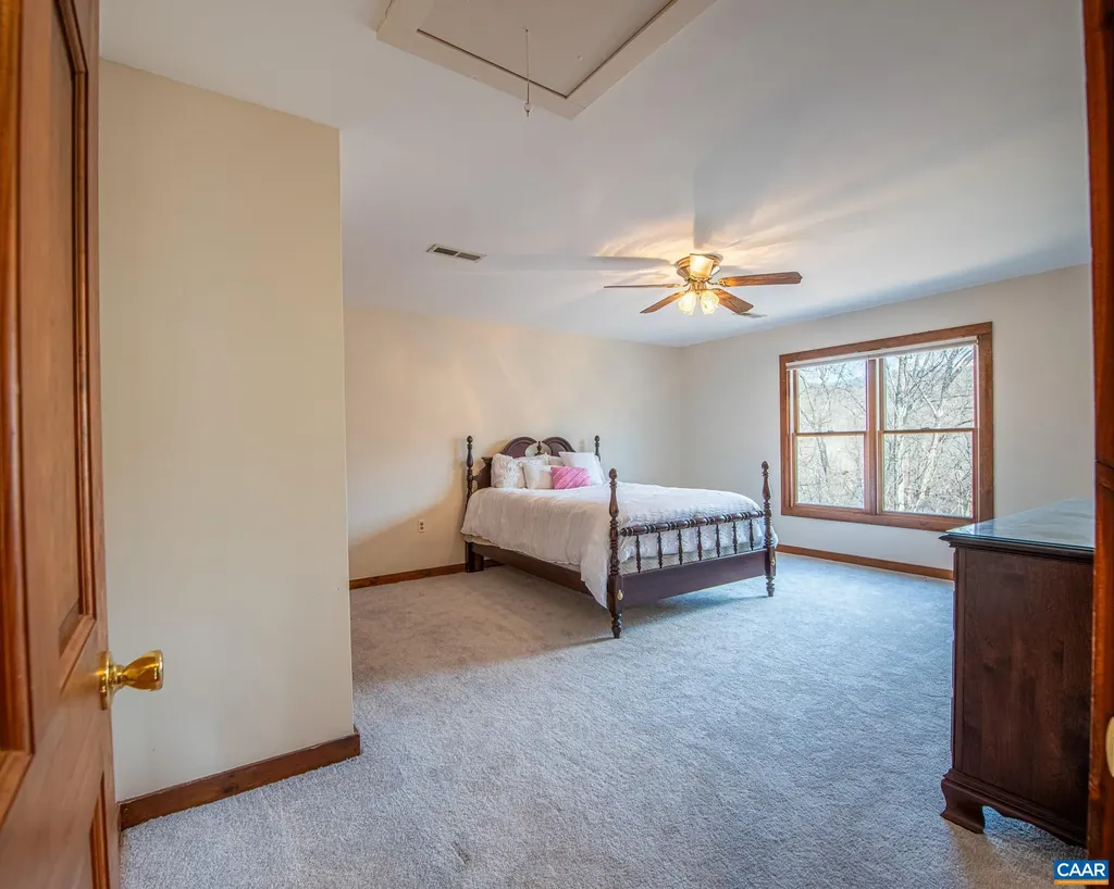 330 Eades Lane Lovingston VA 22949