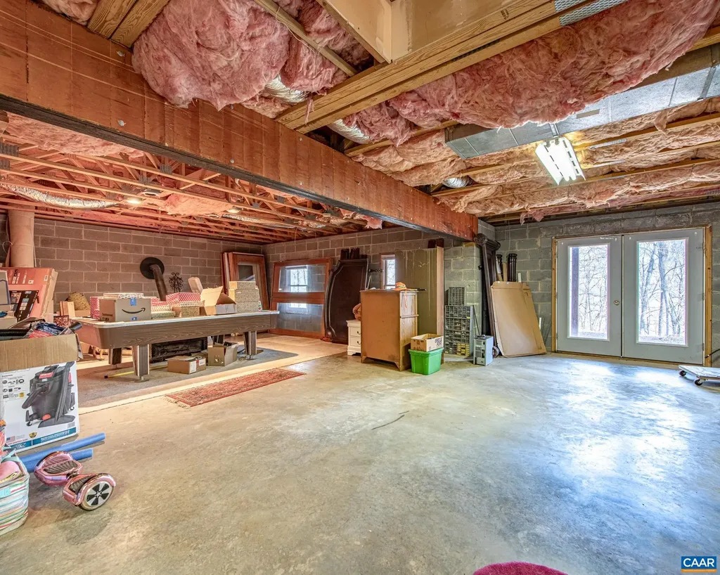 330 Eades Lane Lovingston VA 22949