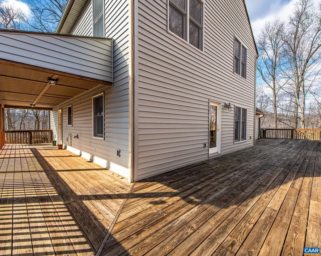 330 Eades Lane Lovingston VA 22949