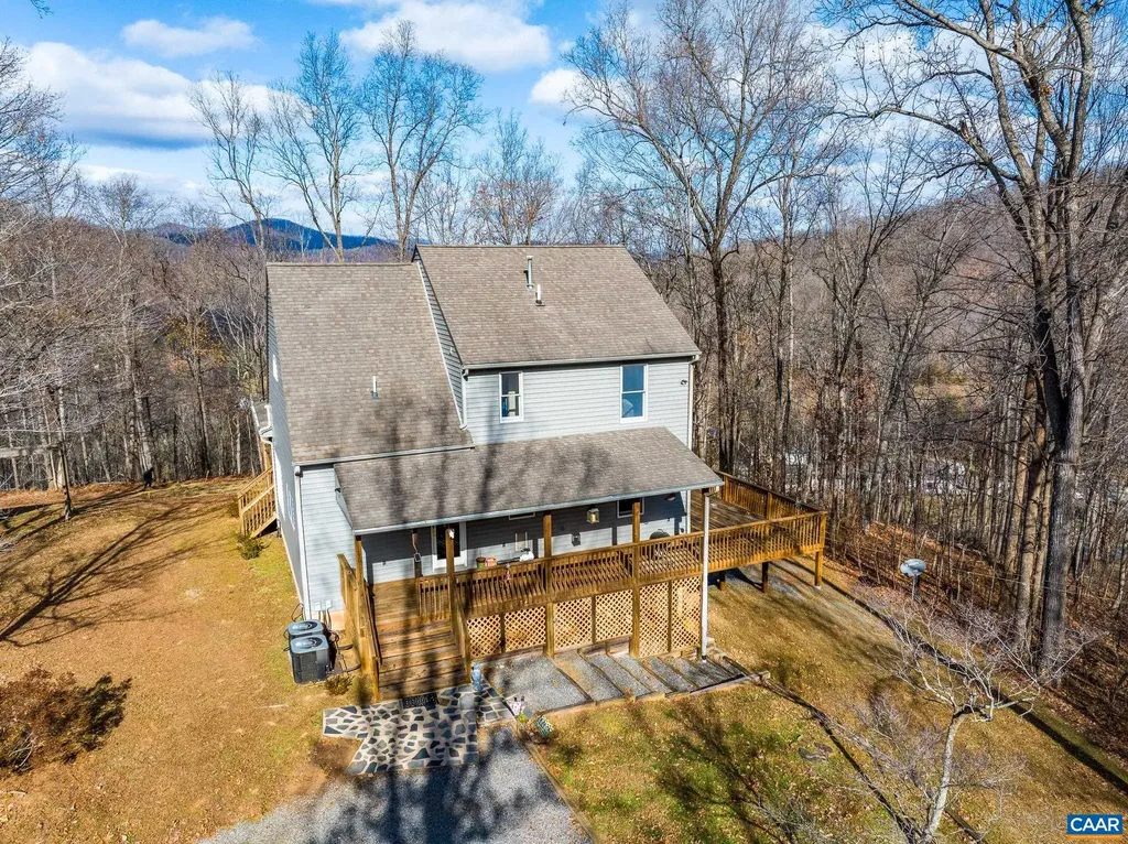 330 Eades Lane Lovingston VA 22949