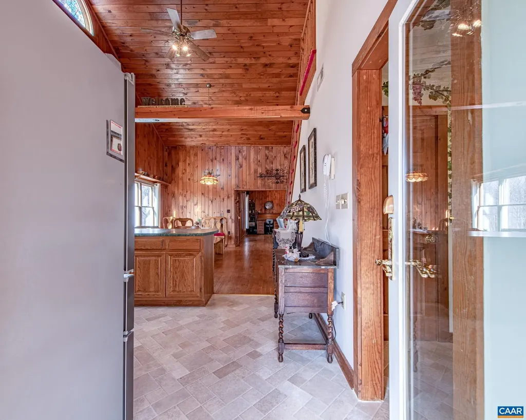 330 Eades Lane Lovingston VA 22949