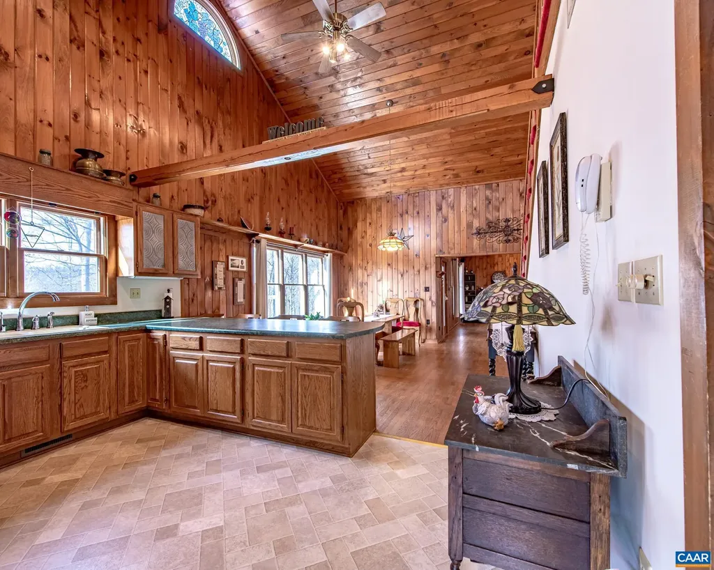 330 Eades Lane Lovingston VA 22949