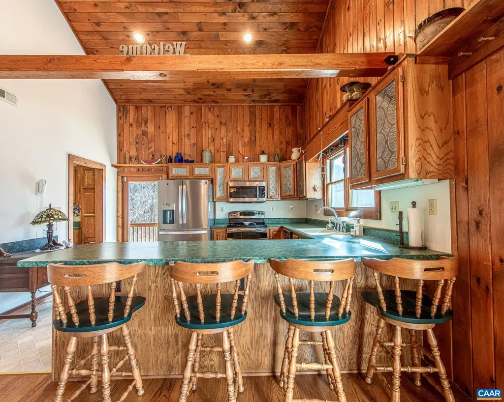 330 Eades Lane Lovingston VA 22949