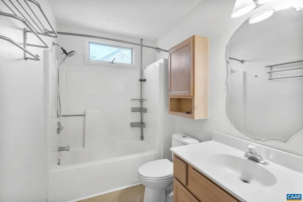 30 Colonial Road Palmyra VA 22963