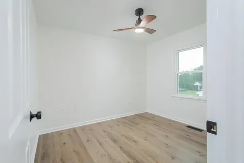 37 Auburn Drive Grottoes VA 24441