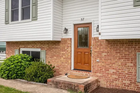 37 Auburn Drive Grottoes VA 24441