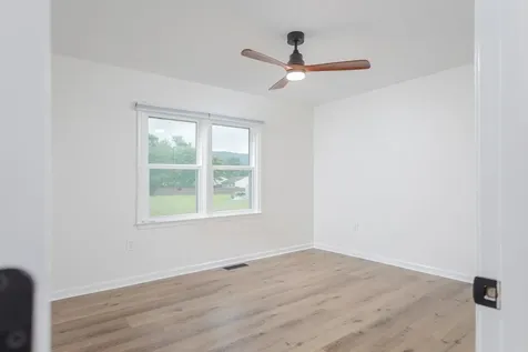 37 Auburn Drive Grottoes VA 24441