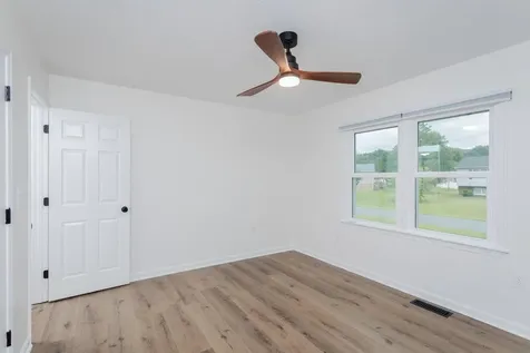 37 Auburn Drive Grottoes VA 24441