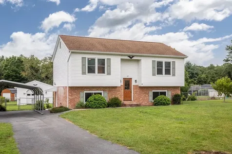 37 Auburn Drive Grottoes VA 24441
