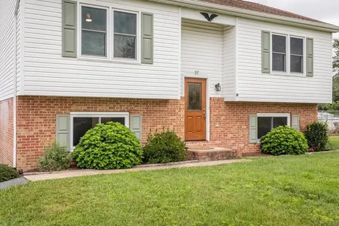 37 Auburn Drive Grottoes VA 24441