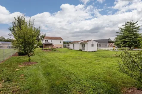 37 Auburn Drive Grottoes VA 24441