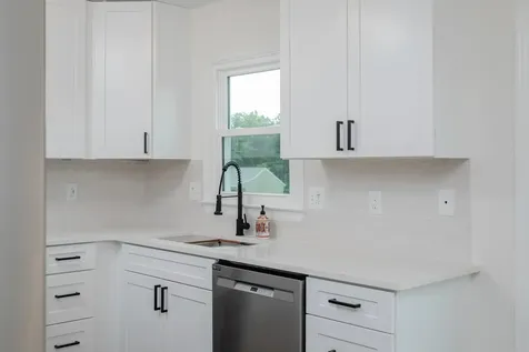 37 Auburn Drive Grottoes VA 24441