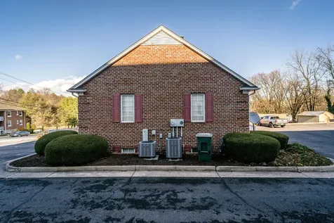 413 Coalter Street N Staunton VA 24401