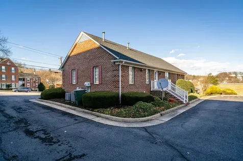 413 Coalter Street N Staunton VA 24401