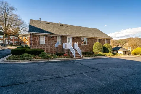 413 Coalter Street N Staunton VA 24401