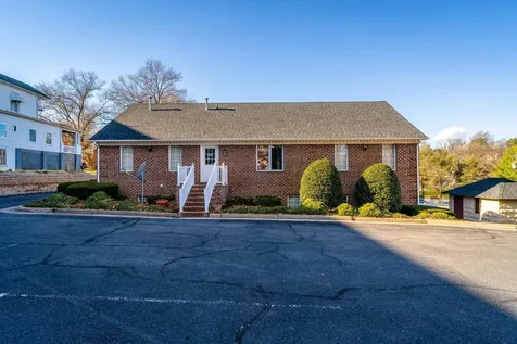 413 Coalter Street N Staunton VA 24401