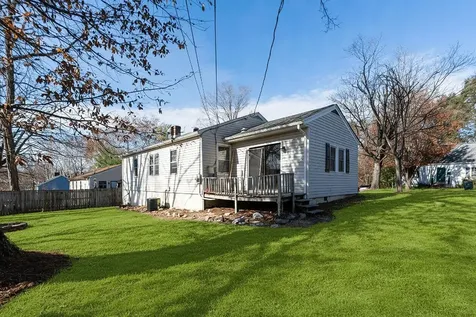 842 Maple Avenue Waynesboro VA 22980