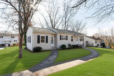 842 Maple Avenue Waynesboro VA 22980