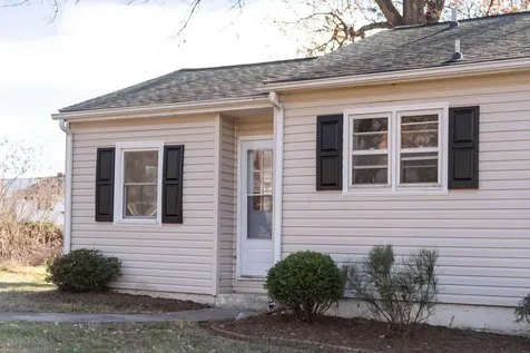842 Maple Avenue Waynesboro VA 22980