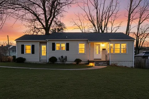 842 Maple Avenue Waynesboro VA 22980