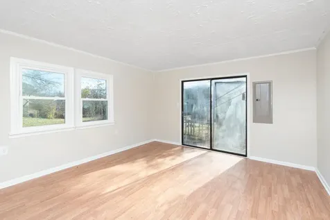842 Maple Avenue Waynesboro VA 22980