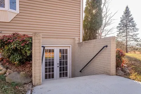 987 Riverside Drive Luray VA 22835