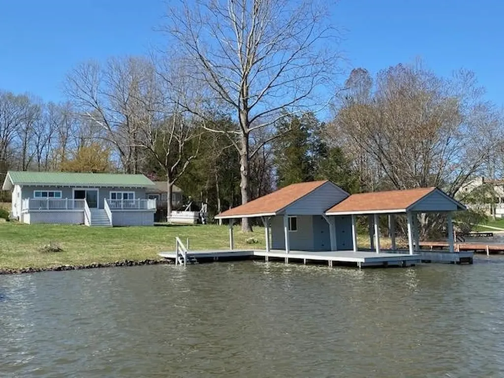 1382 Lakeshore Drive S Louisa VA 23093