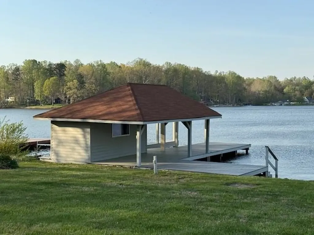 1382 Lakeshore Drive S Louisa VA 23093