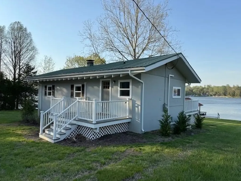 1382 Lakeshore Drive S Louisa VA 23093