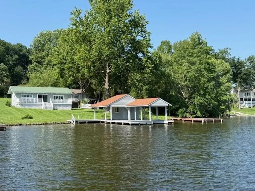 1382 Lakeshore Drive S Louisa VA 23093