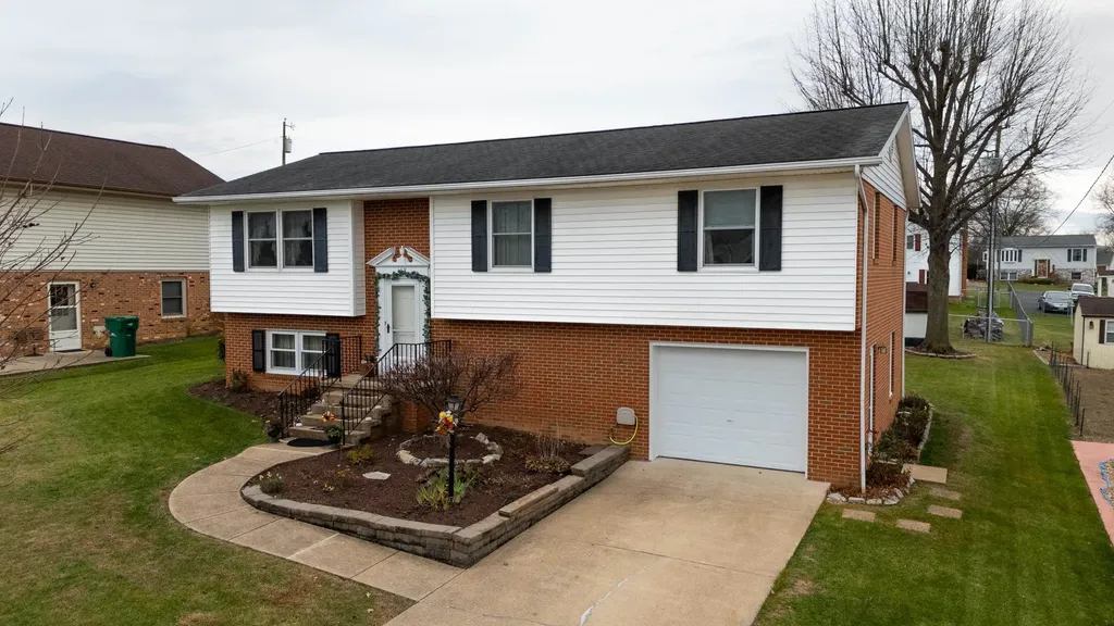 138 First Street Broadway VA 22815